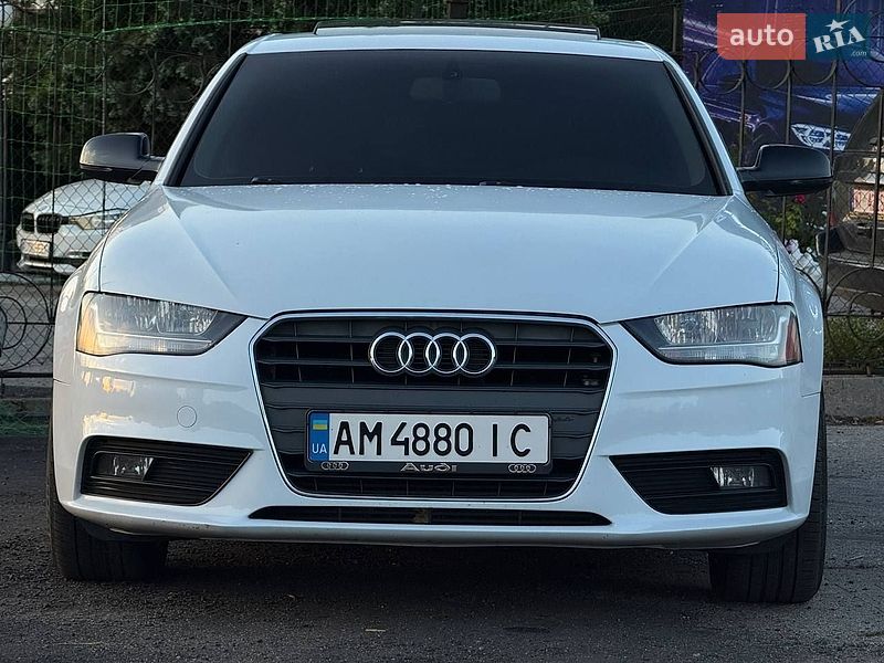 Седан Audi A4 2014 в Запорожье