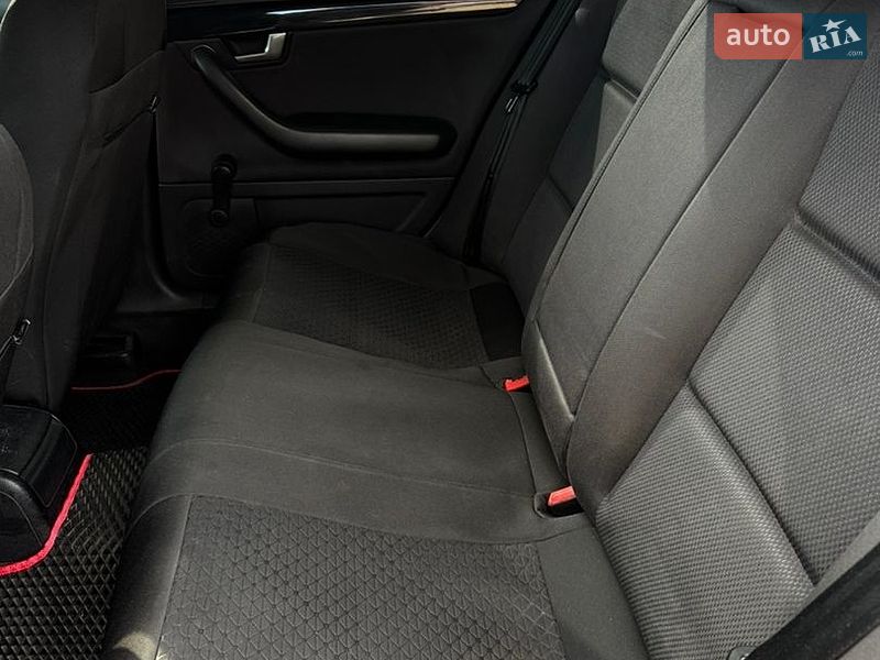 Седан Audi A4 2003 в Вараші