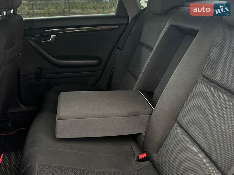 Седан Audi A4 2003 в Вараші