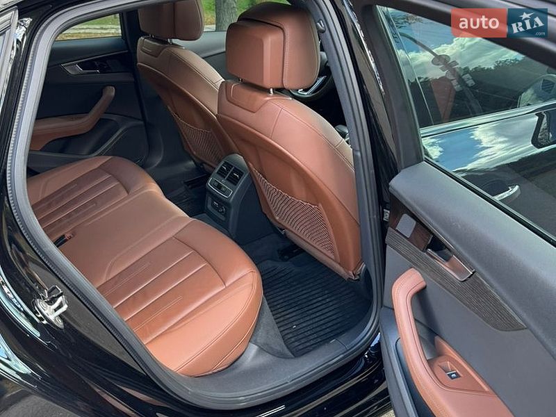 Седан Audi A4 2021 в Киеве