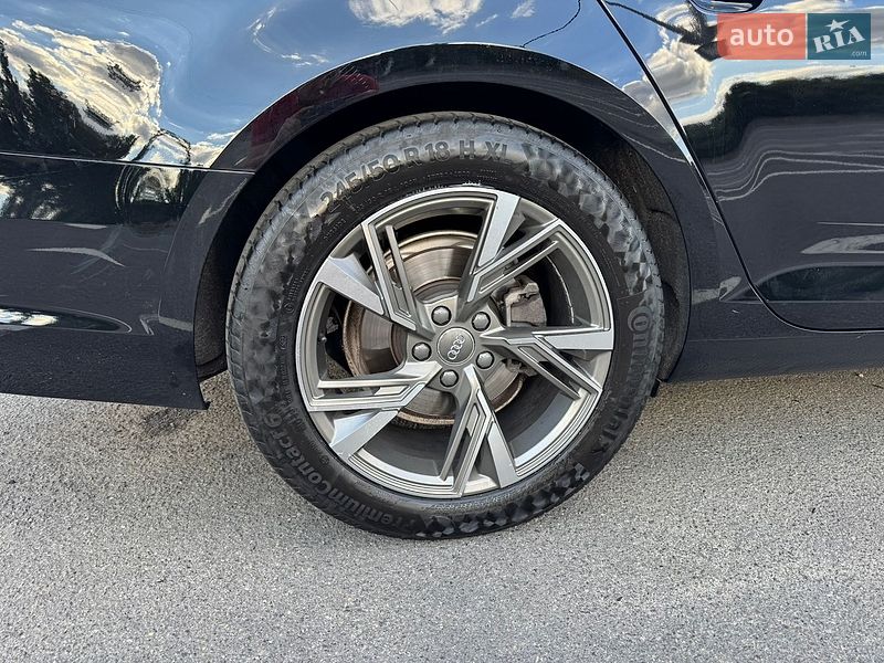 Универсал Audi A4 2019 в Киеве