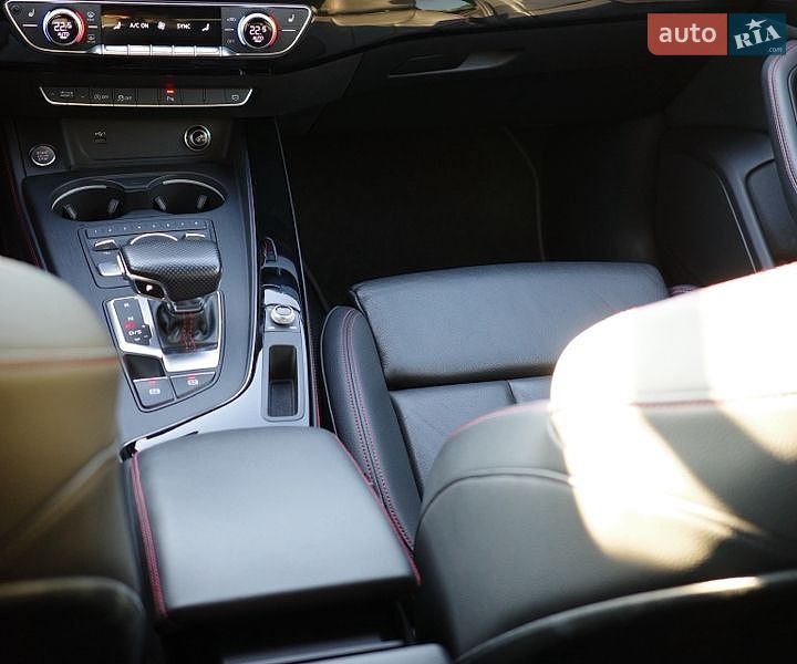 Універсал Audi A4 2018 в Горішніх Плавнях