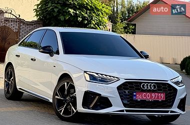 Седан Audi A4 2022 в Киеве