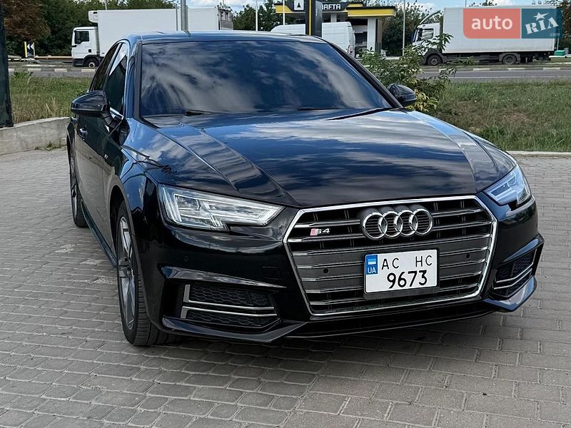 Седан Audi A4 2017 в Луцке