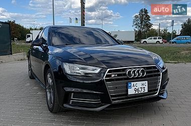 Седан Audi A4 2017 в Луцке