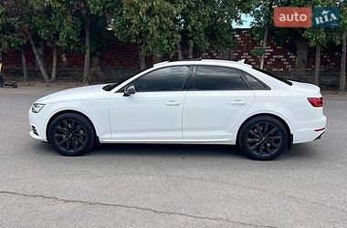Седан Audi A4 2017 в Ужгороді
