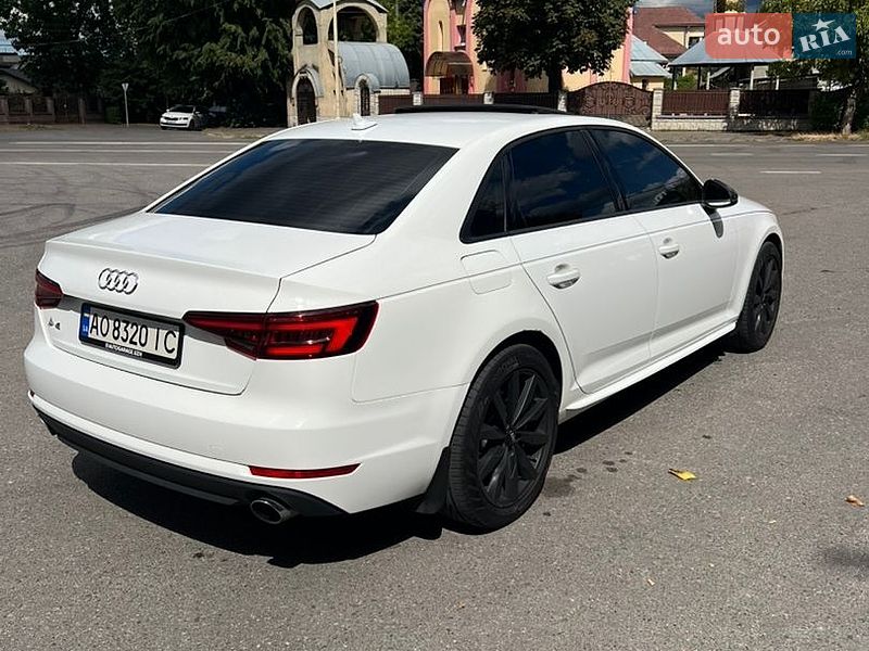 Седан Audi A4 2017 в Ужгороді