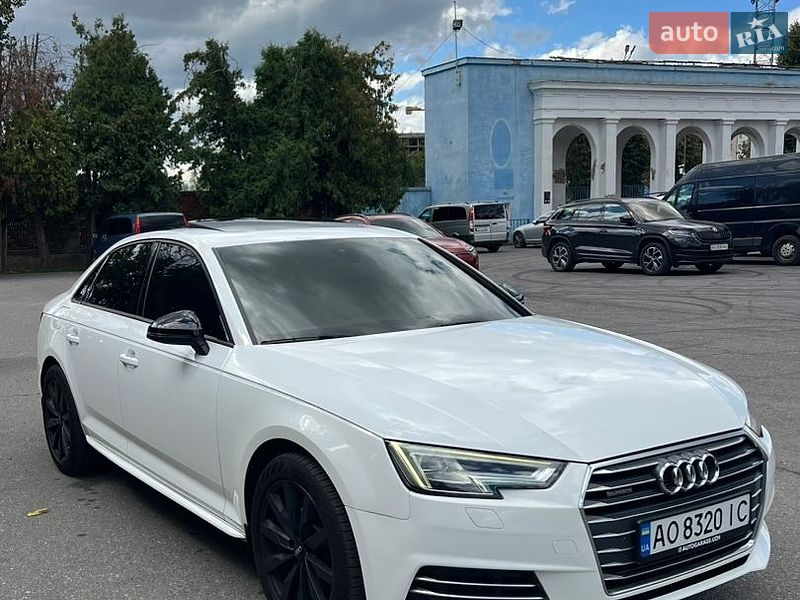 Седан Audi A4 2017 в Ужгороді