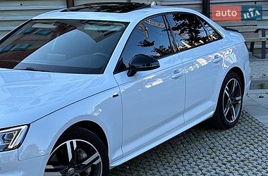Седан Audi A4 2016 в Самборі