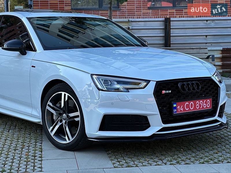 Седан Audi A4 2016 в Самборі