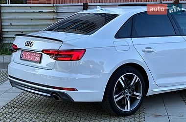Седан Audi A4 2016 в Самборі