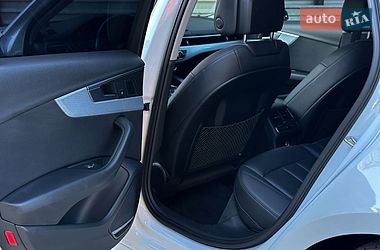 Седан Audi A4 2016 в Самборі