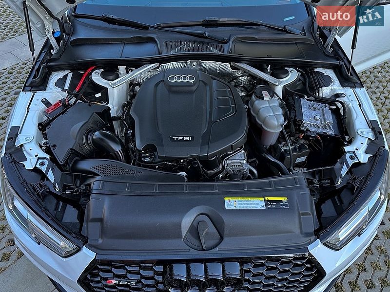 Седан Audi A4 2016 в Самборі
