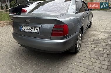 Седан Audi A4 1996 в Львові