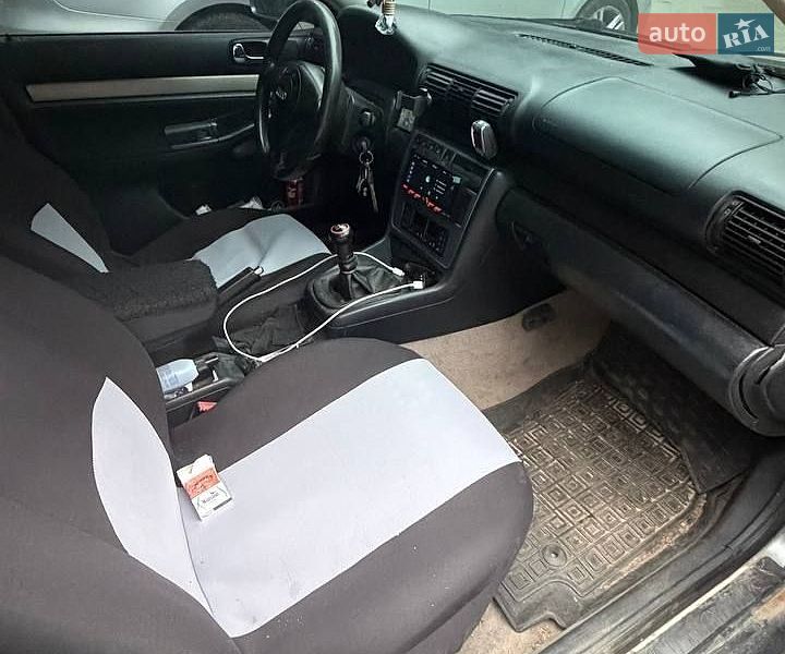 Седан Audi A4 1996 в Львові