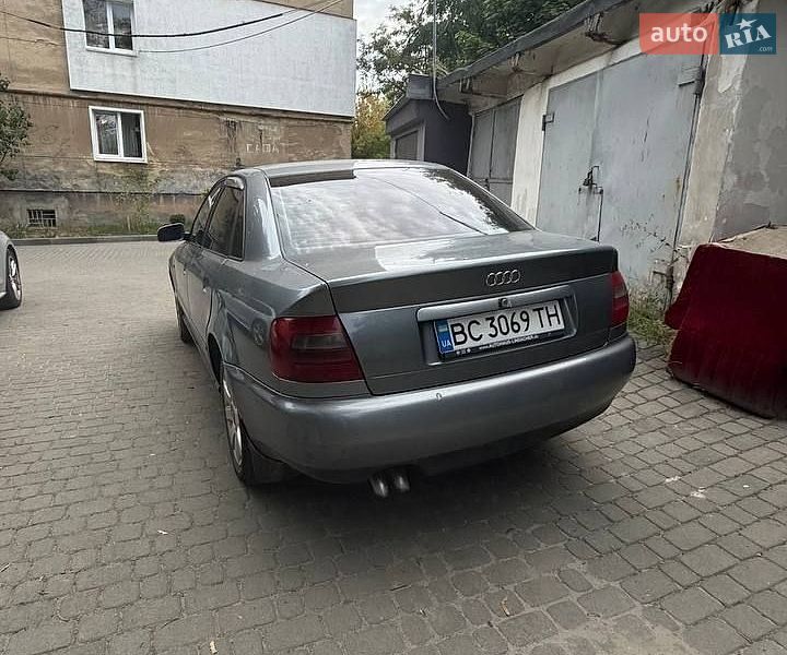 Седан Audi A4 1996 в Львові
