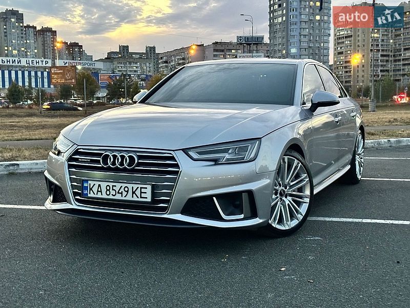Седан Audi A4 2018 в Киеве