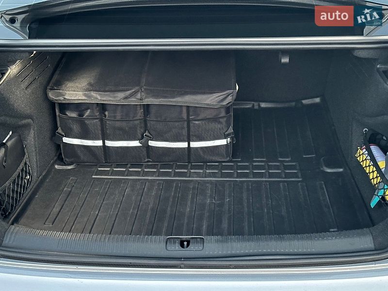 Седан Audi A4 2018 в Киеве
