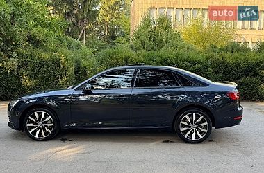 Седан Audi A4 2017 в Умані