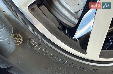 Седан Audi A4 2017 в Умані