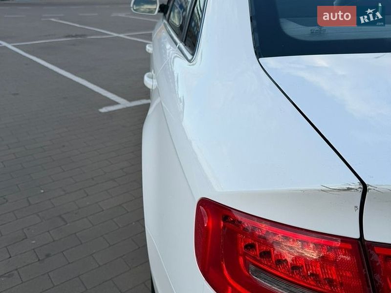 Седан Audi A4 2015 в Борисполі