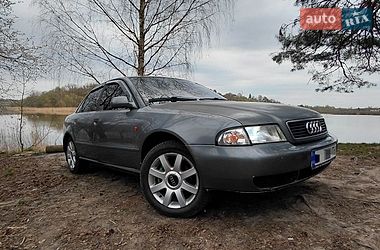 Седан Audi A4 1996 в Львові