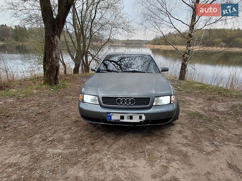 Седан Audi A4 1996 в Львові