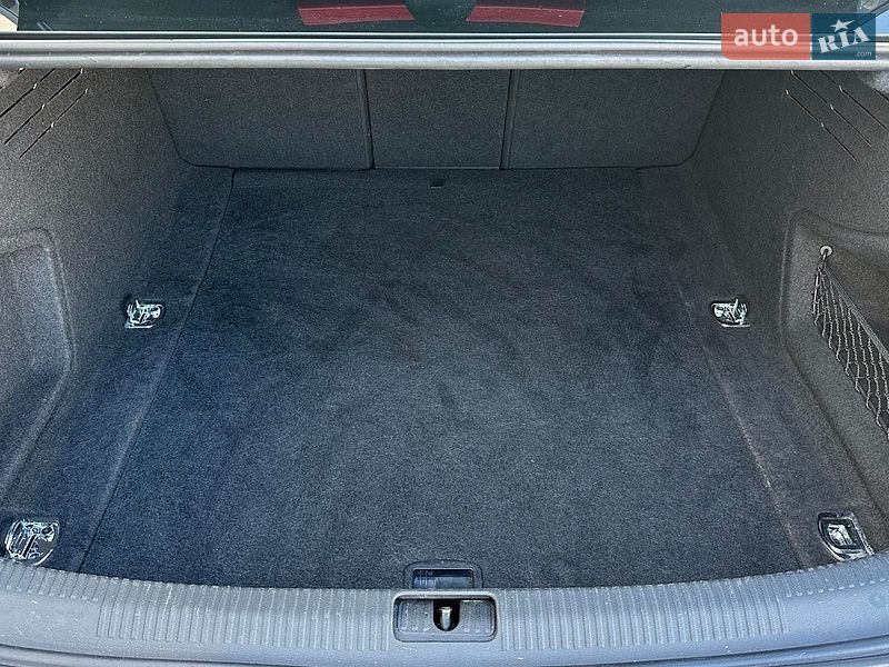 Седан Audi A4 2021 в Києві