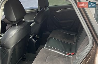 Седан Audi A4 2013 в Львові