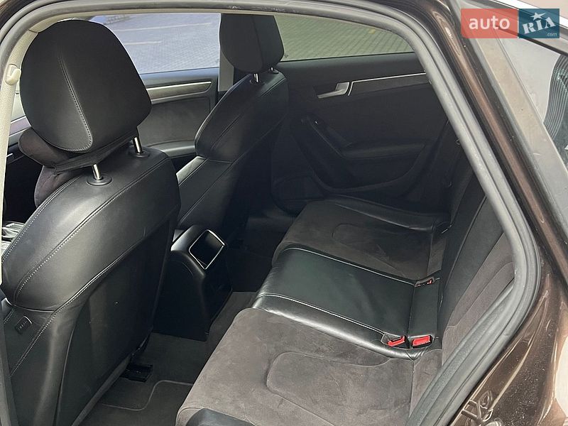 Седан Audi A4 2013 в Львові