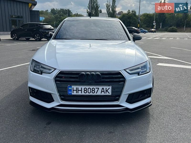Седан Audi A4 2016 в Киеве