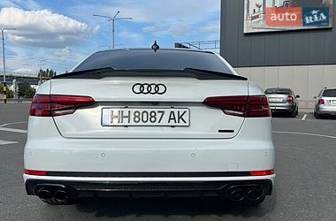 Седан Audi A4 2016 в Киеве