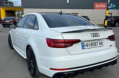 Седан Audi A4 2016 в Киеве
