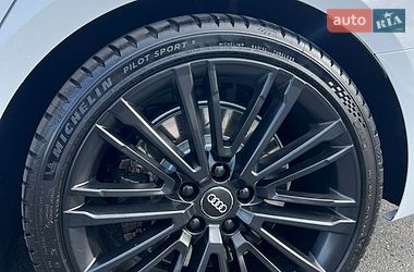 Седан Audi A4 2016 в Киеве