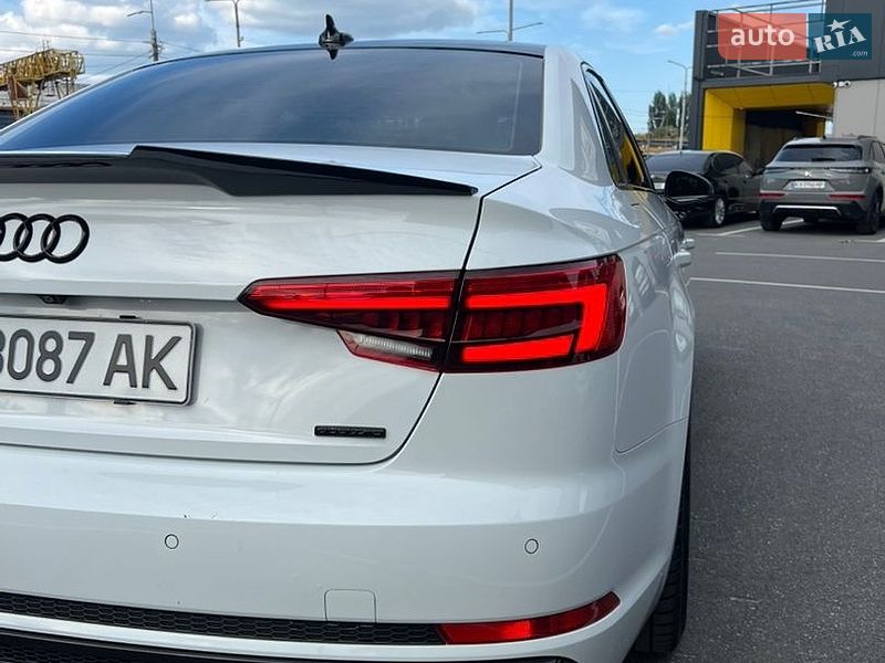 Седан Audi A4 2016 в Киеве