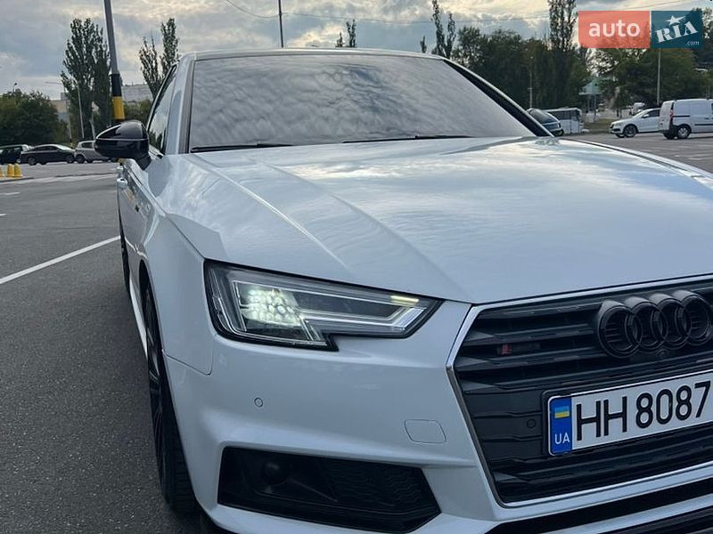 Седан Audi A4 2016 в Киеве