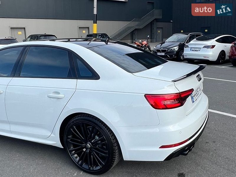 Седан Audi A4 2016 в Киеве