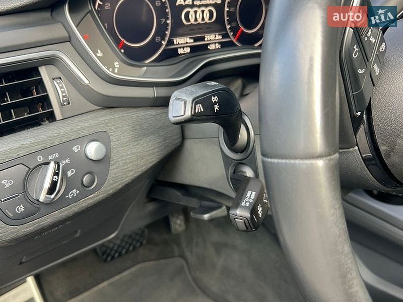 Седан Audi A4 2016 в Киеве