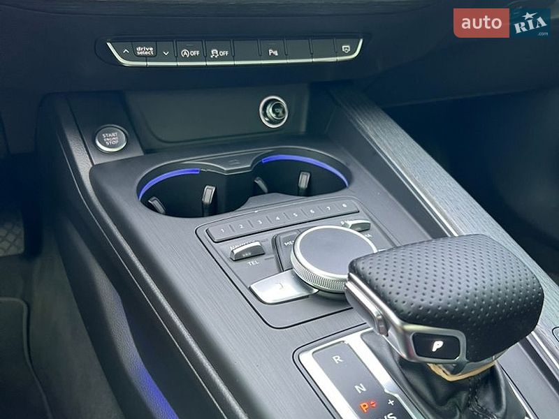 Седан Audi A4 2016 в Киеве