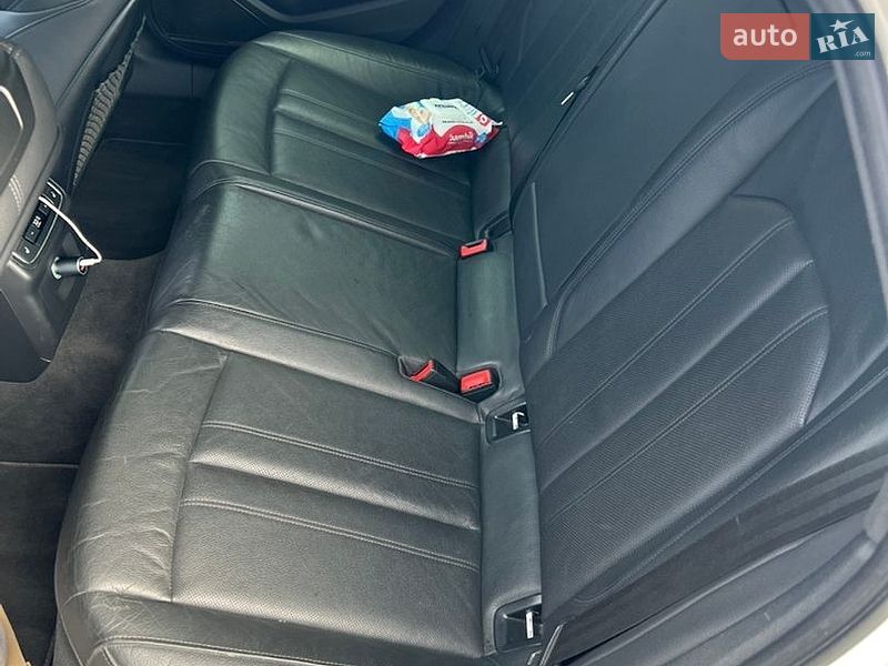 Седан Audi A4 2016 в Киеве
