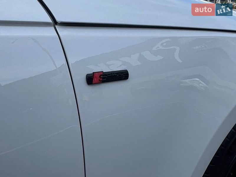 Седан Audi A4 2016 в Киеве