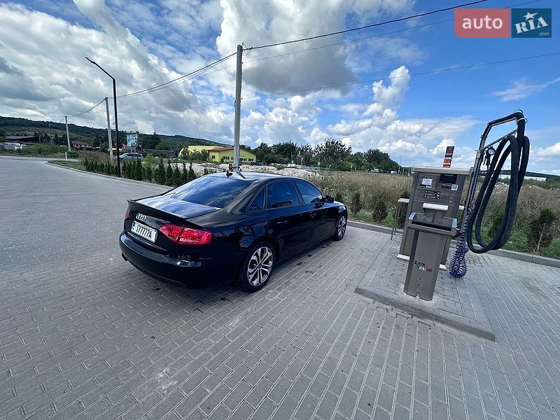 Седан Audi A4 2010 в Золочеві