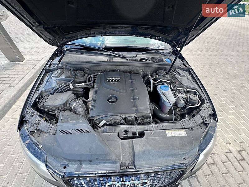 Седан Audi A4 2010 в Золочеві