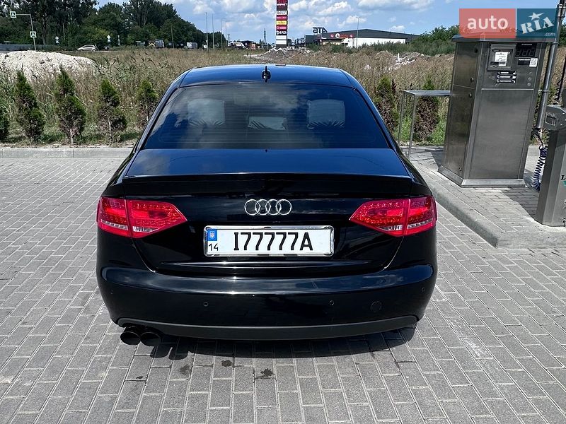 Седан Audi A4 2010 в Золочеві