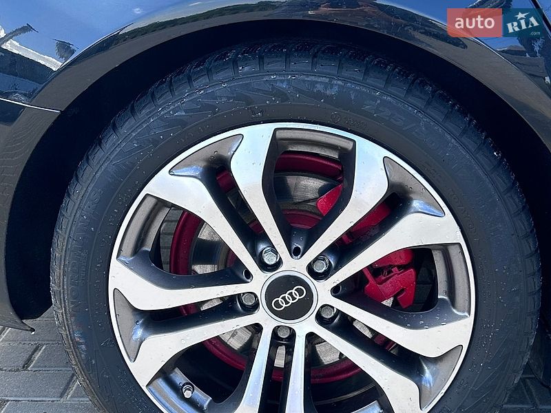 Седан Audi A4 2010 в Золочеві