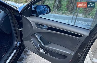 Седан Audi A4 2010 в Золочеві