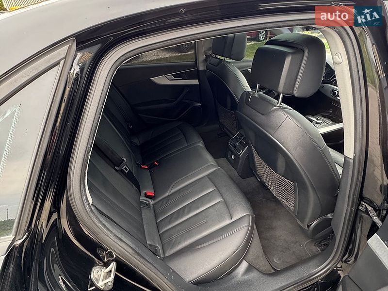 Седан Audi A4 2017 в Шумську