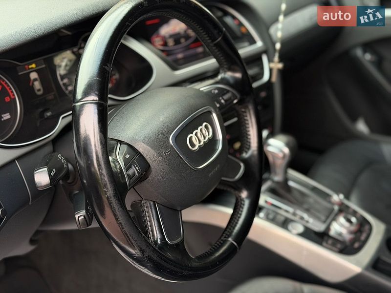 Седан Audi A4 2013 в Львові