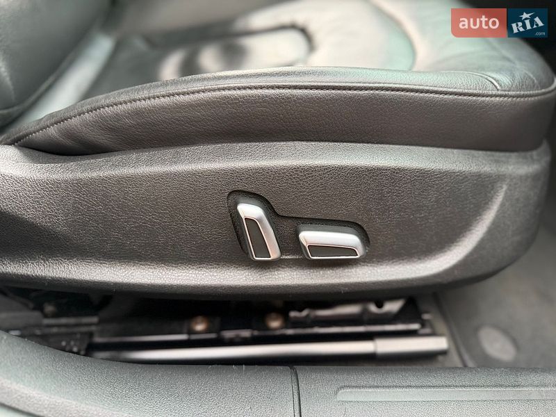 Седан Audi A4 2013 в Львові