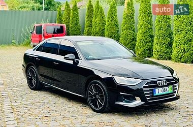 Седан Audi A4 2022 в Мукачево